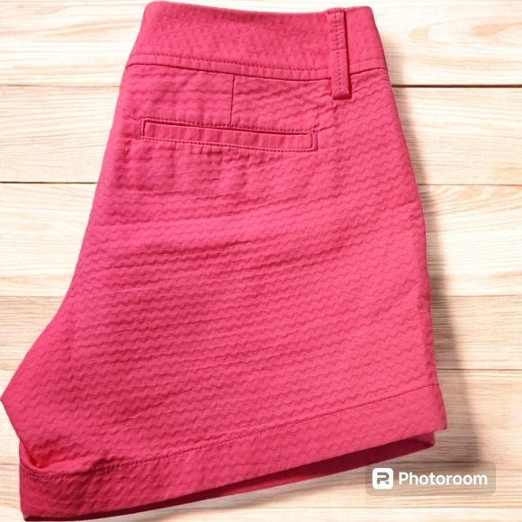 Lilly Pulitzer Vibrant Pink Chic and Casual Shorts for Women - Picture 7 of 9